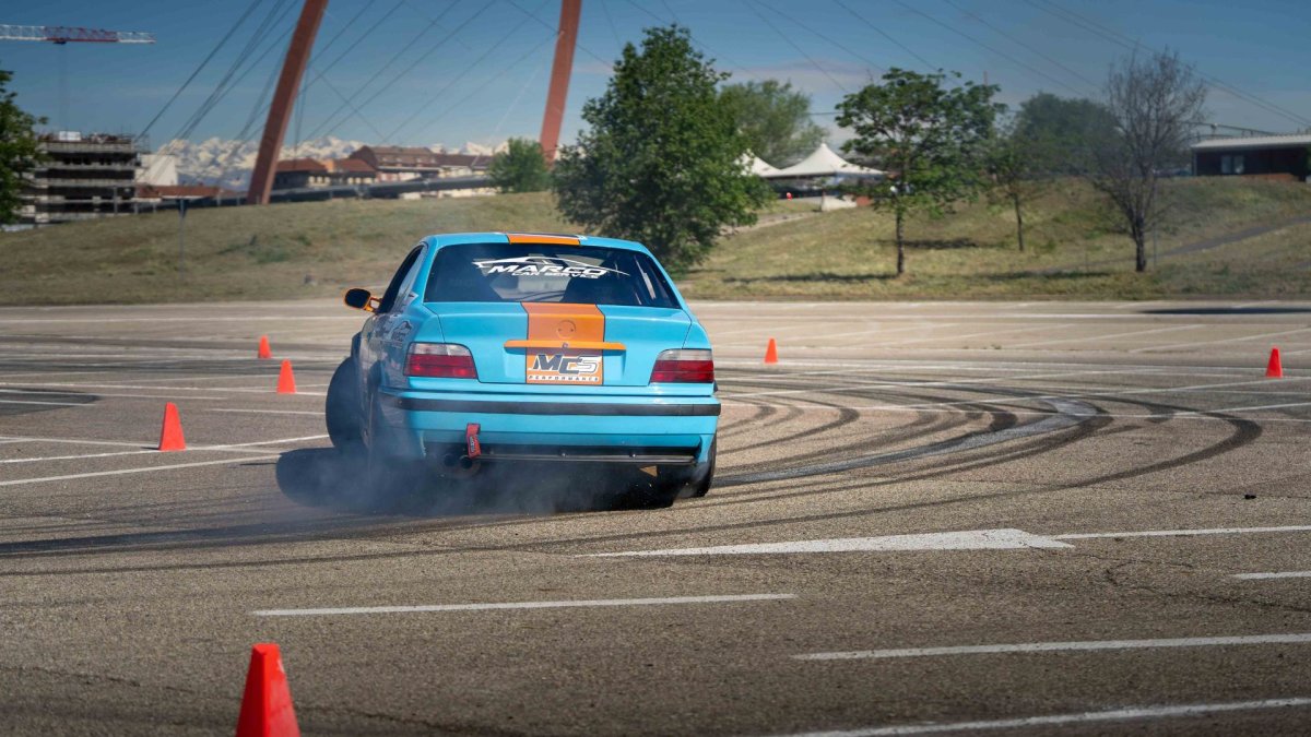 Accendi il motore. Vivi l'emozione del drift.